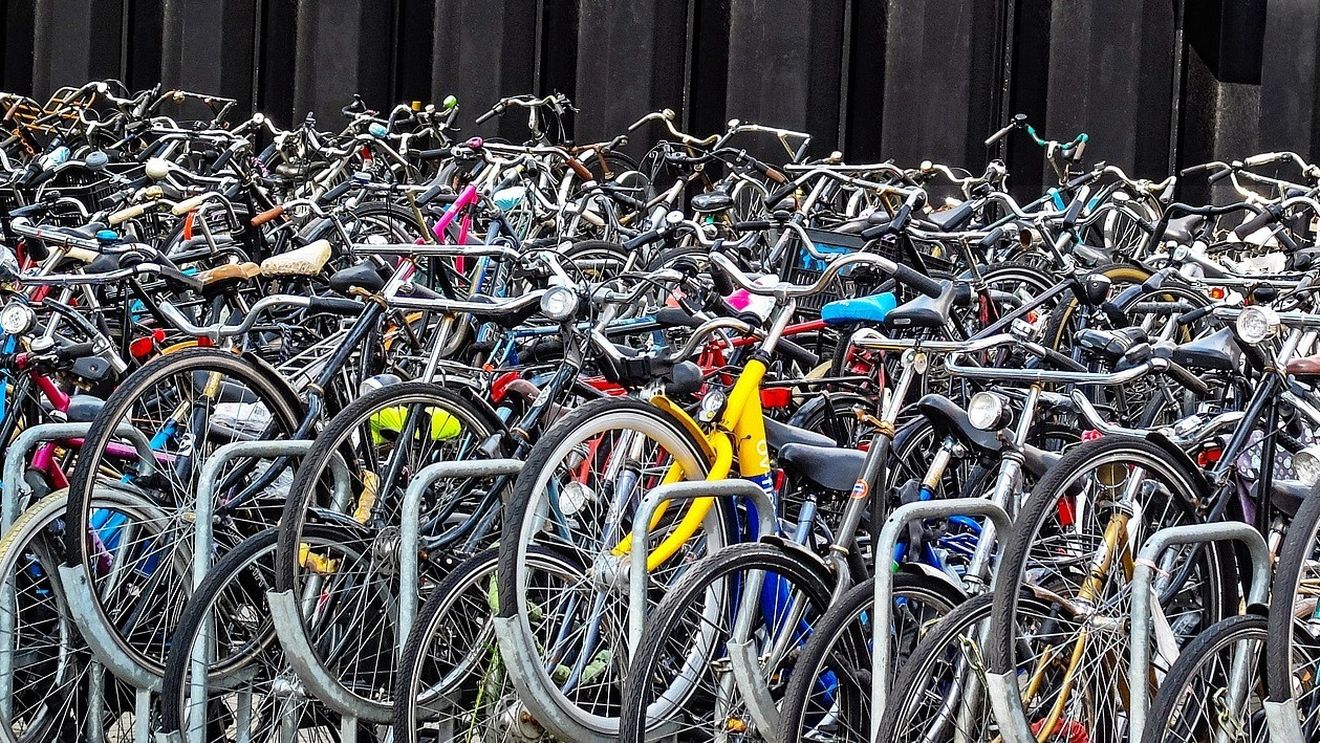 Operatorul feroviar german Deutsche Bahn vinde la licitaţie sute de biciclete abandonate în fiecare an în gări