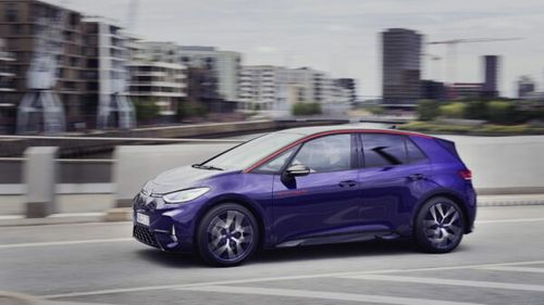 FOTO Volkswagen lansează o ediție specială a modelului electric ID.3 GTX / Ediția FIRE+ICE este limitată la 1990 de exemplare