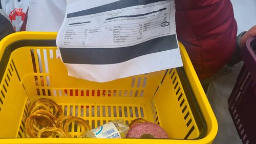 Protest cu covrigi și hârtie igienică la Ministerul Finanțelor: sindicatul Sanitas cere salarii mai mari în sănătate și asistența socială