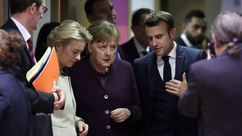 DOCUMENT Planul Marshall al UE pentru salvarea economiei. România va primi 33 de miliarde de euro, din care 19 miliarde - fonduri nerambursabile. Comisia Europeană propune un pachet de măsuri de 1.850 de miliarde de euro