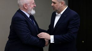 Ciolacu, după o întâlnire cu Frans Timmermans: Fermierii români vor primi un nou ajutor financiar din partea Comisiei Europene, pe baza unei formule echitabile