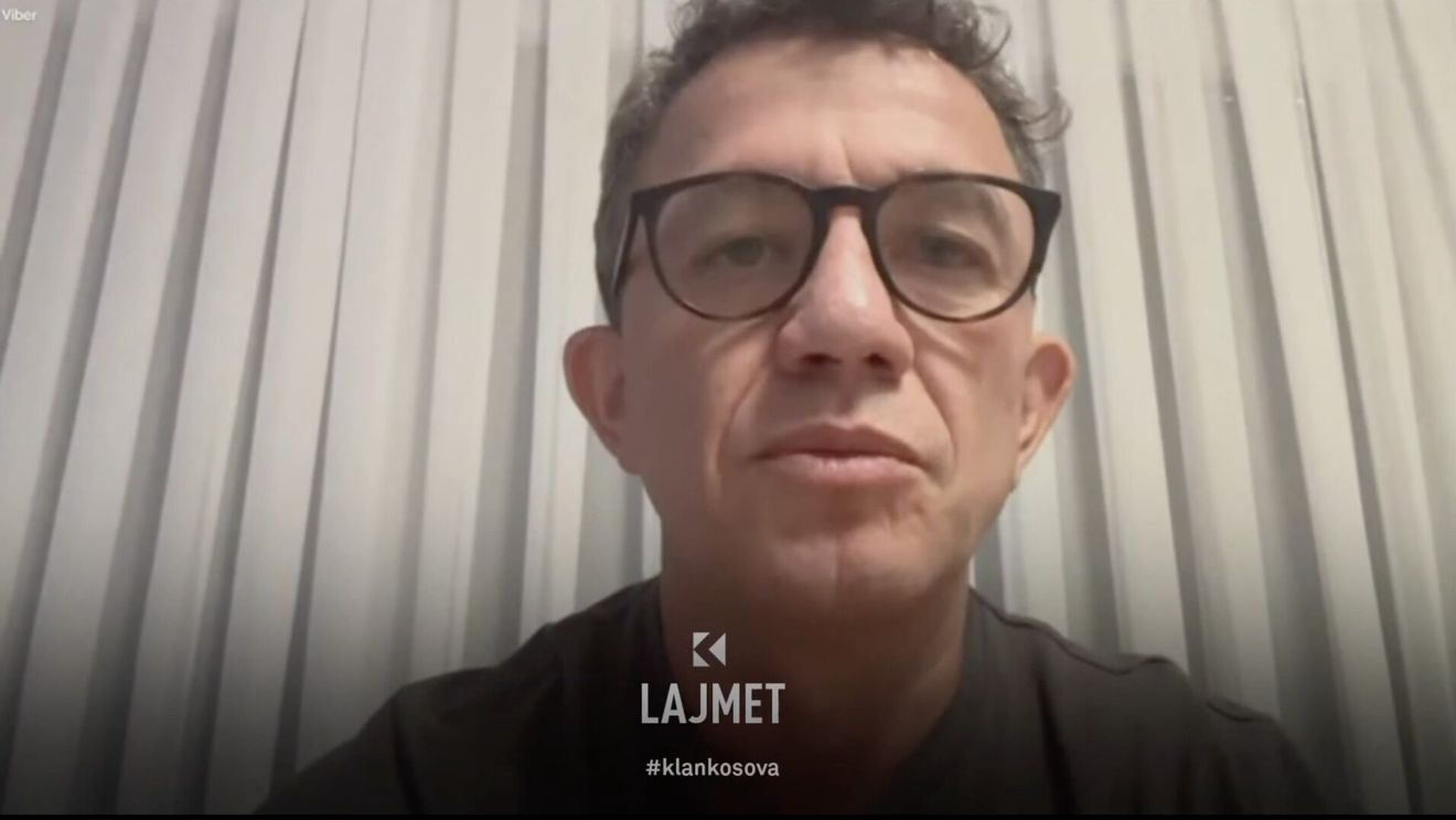 VIDEO Licența celei mai mari televiziuni private din Kosovo, suspendată de Guvern / Jurnaliștii postului acuză partidul de guvernământ că sabotează presa liberă