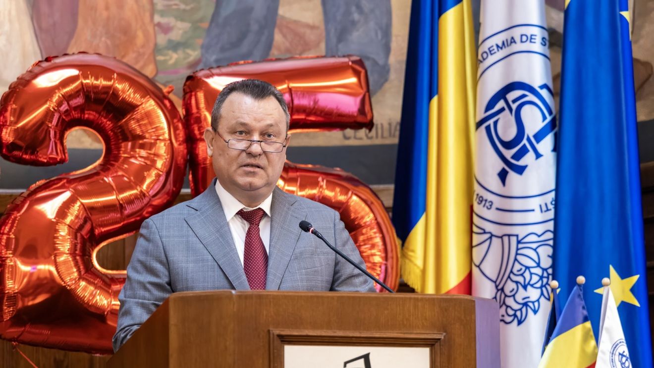 Salarii mascate în burse speciale la ASE București? Studenții pot primi 900 lei pe lună / Rectorul Nicolae Istudor: Studenții prestează muncă bună, pe bani mai puțini