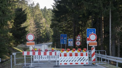 Europarlamentarii solicită restabilirea rapidă și completă a liberei circulații transfrontaliere