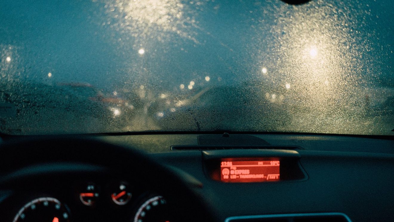 Atenționare MAE privind călătoriile în Irlanda: cod portocaliu de vânt și precipitații