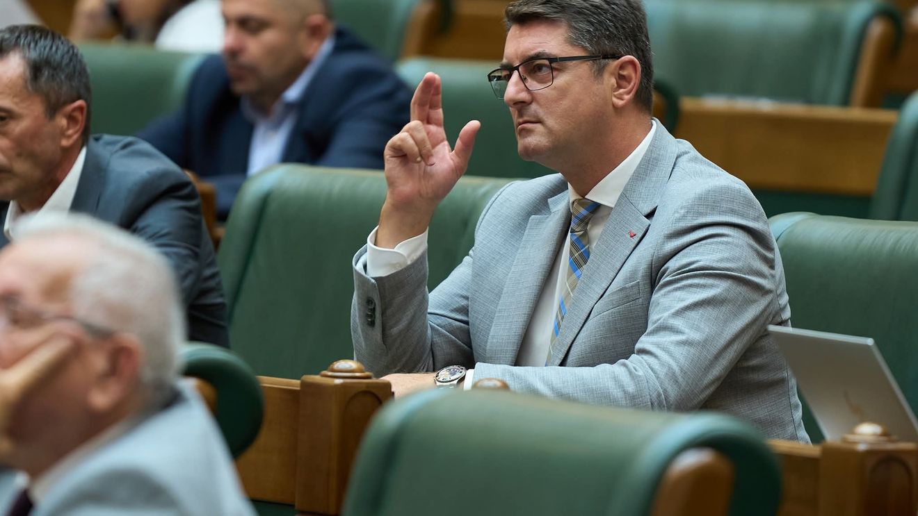 Trei senatori AUR au cerut decontarea cheltuielilor din bani publici pentru participarea la evenimentul din SUA care reunește partide de extremă dreapta din Europa și pro-ruși / Devizul estimat la 45 de mii de lei, respins de conducerea Senatului