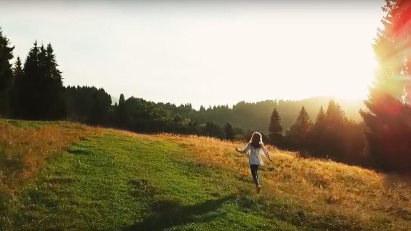 VIDEO Film propagandistic realizat de Guvern cu ocazia Centenarului: România este prezentată ca ”grădina Maicii Domnului”, ”țara nemuritorului Dracula” și ”sălașul ultimilor lupi liberi din Europa”