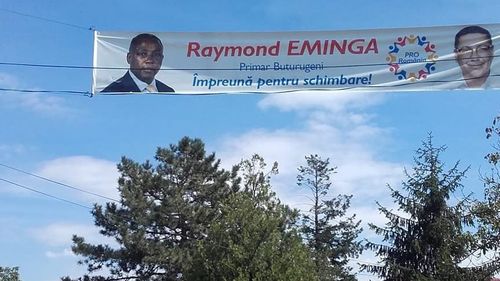 Un congolez este candidatul PRO România la o primărie din județul Giurgiu. Raymond Eminga a fost membru PSD timp de 6 ani și predă lecții de franceză gratuite copiilor din comună