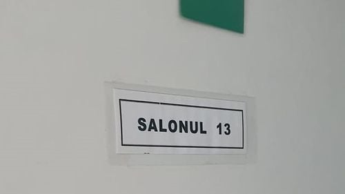 Jurnalistă cu COVID despre experiența sa: Cine nu crede în Covid să vină în secția de Boli Infecțioase Buzău, dar fără echipamente, fără mască și să respire alături de noi. Lăsați conspirațiile. Vă spune pacienta din salonul 13, care era să pice în război la 40 de ani