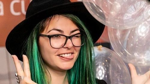 Cine e Aluziva, fata care strânge donații în timp record: Alina Greavu, de la demisia în direct de la Digi24 la ”mamă de trei” și actele de caritate care schimbă destine