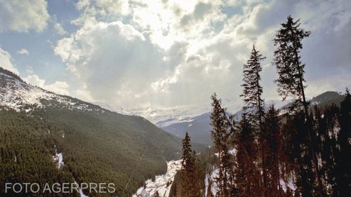 FOTO Zăpadă în iulie: a nins în Munții Rodnei