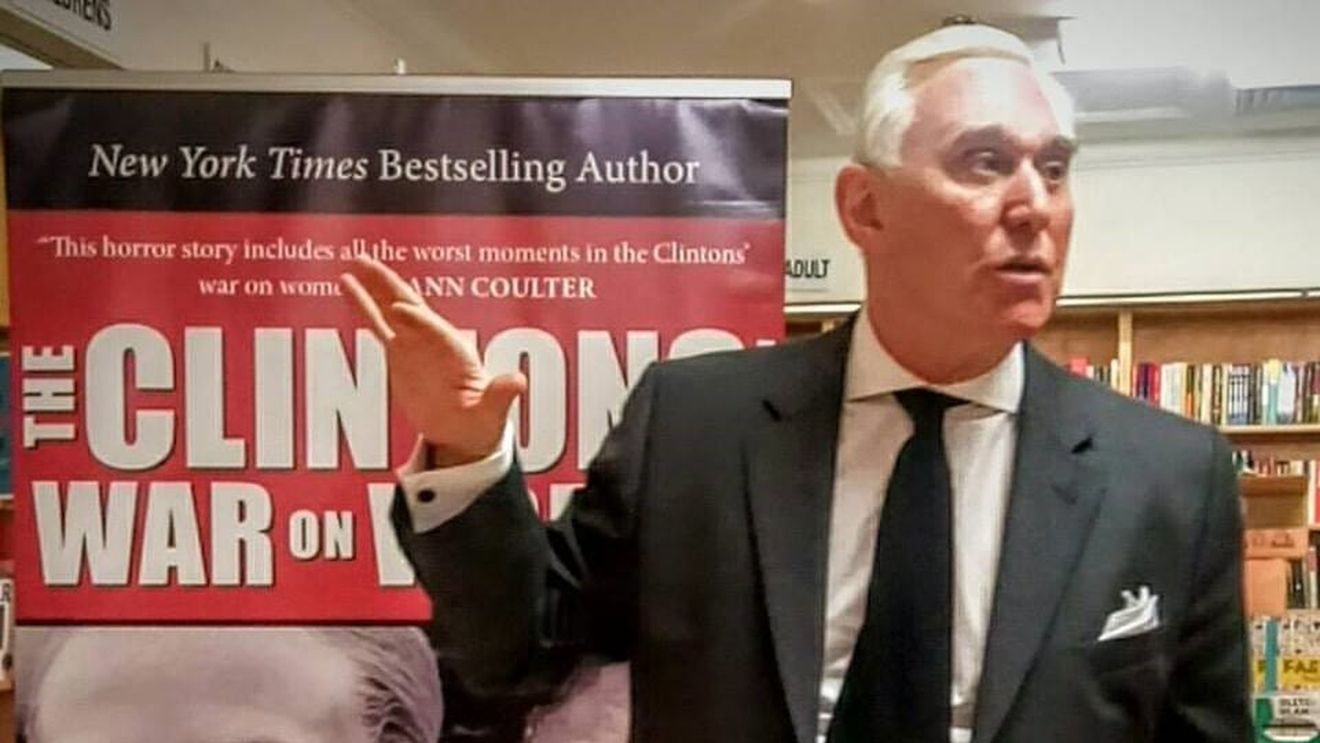 Roger Stone, despre arestarea sa: Sunt metode ca ale Gestapo/ Cu arme de atac, mi-au încercuit locuinţa, 17 vehicule în grădină, dintre care două blindate, un elicopter în aer