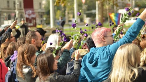 Unsprezece ONG-uri depun plângeri la CNCD împotriva viceprimarului Aurelian Bădulescu. Declarația incriminată: ”Ca femeie, eu cred că ar trebui să vă opriți din discursul ăsta cu bulangiii”