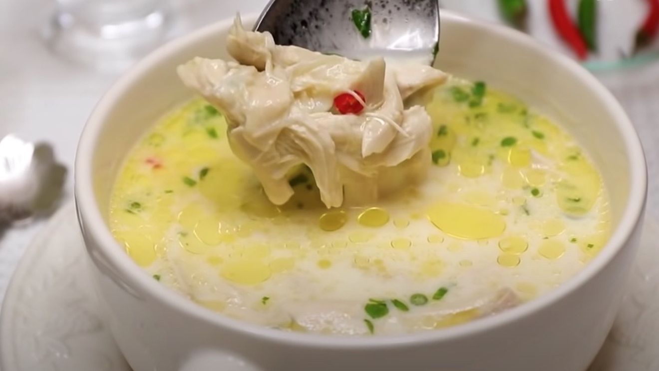 Ciorba rădăuțeană împlinește 40 de ani de când a intrat în meniurile restaurantelor / A fost inventată de o bucătăreasă din Bucovina