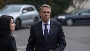 Klaus Iohannis participă luni, în calitate de vorbitor principal, la Forumul Grupului Băncii Europene de Investiții/ Întâlnire cu premierul luxemburghez Xavier Bettel