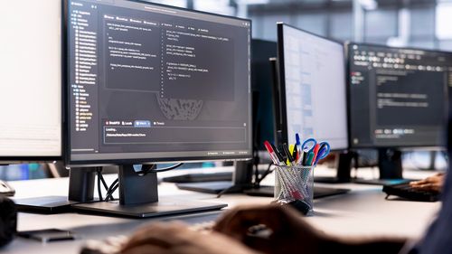 EXCLUSIV Ce joburi se caută în IT în anul 2026: Backend, cloud și competențe AI, în topul cererii / Explicațiile lui Tudor Dumitrescu, fondatorul JoburiIT.ro