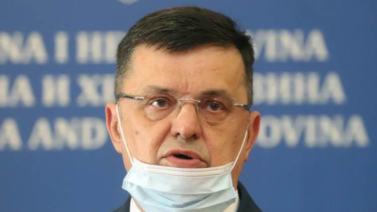 Prim-ministrul bosniac Zoran Tegeltija, pozitiv la noul coronavirus, cu simptome uşoare