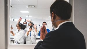 Macron şi Draghi consideră ''încurajatoare'' declaraţiile Agenției Europene a Medicamentului despre vaccinul AstraZeneca / Franța și Italia au suspendat administrarea vaccinului