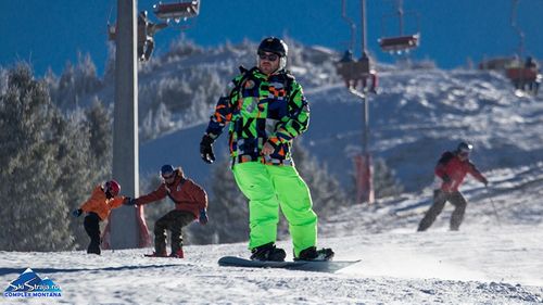 Cât costă să mergi la schi în România, comparativ cu Bulgaria și Austria. Prețuri din ce în ce mai mari, dar pârtii la fel de mici