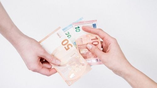 Un profesor de la Universitatea Politehnică București, trimis în judecată de DNA pentru luare de mită