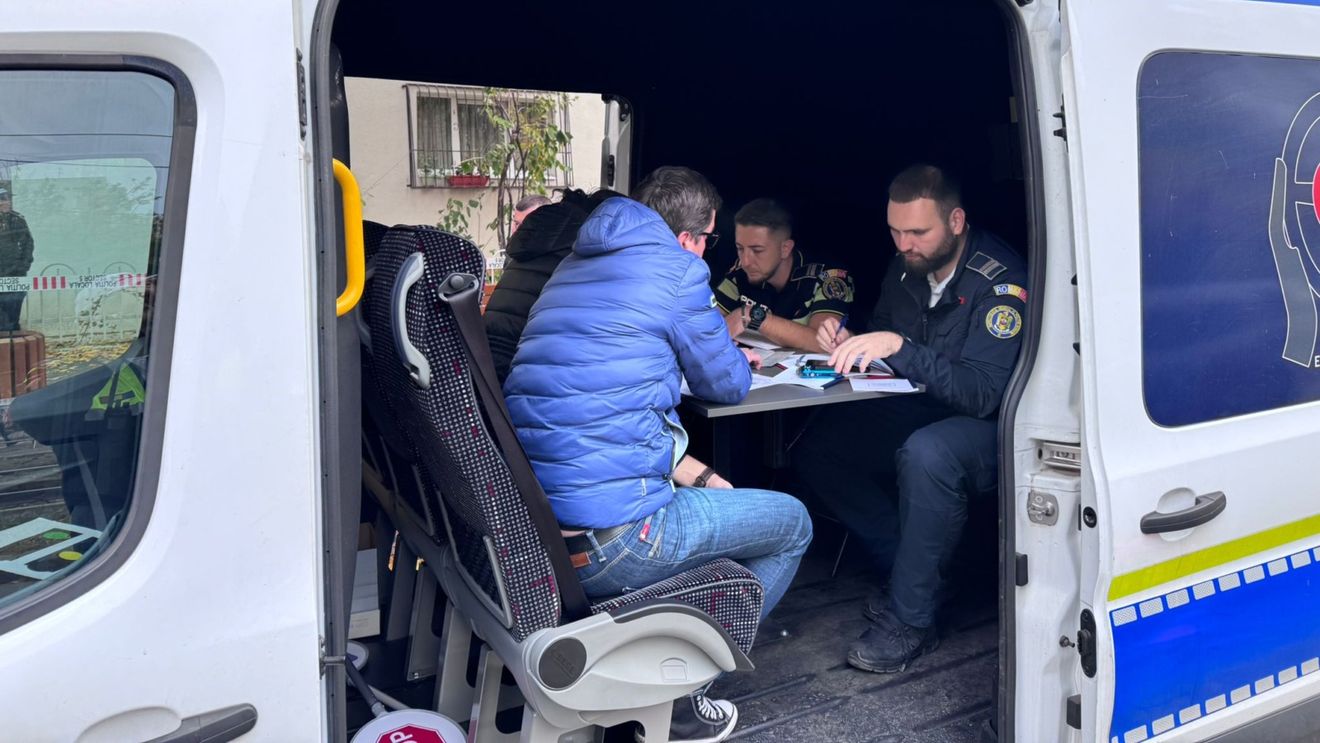 Brigada Rutieră a Capitalei a deschis un punct mobil de eliberare a autorizațiilor de reparație pentru mașinile avariate de explozia din blocul de pe strada Calea Rahovei / Actele sunt necesare pentru prezentarea autovehiculelor în unitățile service