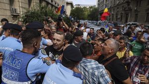 Șase amenzi și un dosar penal pentru protestul AUR în privința vaccinării