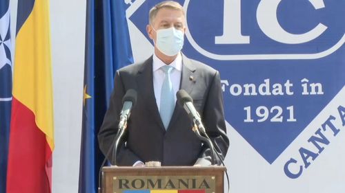 Klaus Iohannis, în vizită cu premierul Cîțu la un centru din Constanța: Noi stăm în România extraordinar de bine cu această campanie de vaccinare/ Azi vom depăși 100 de mii de persoane vaccinate într-o zi