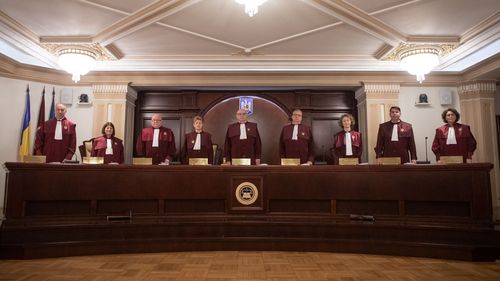 VIDEO Claudiu Năsui acuză o decontare specială a medicamentelor pentru judecătorii CCR: ”Ăsta e buget de avarie”? Reprezentantul CCR: ”Nu-și cumpără medicamentele, sunt decontate” / CCR a dezincriminat abuzul în serviciu, decizie care a închis zeci de dosare cu inculpați celebri