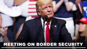 Președintele Trump spune din nou că va închide frontiera cu Mexicul. De ce amenințarea lui e diferită de această dată