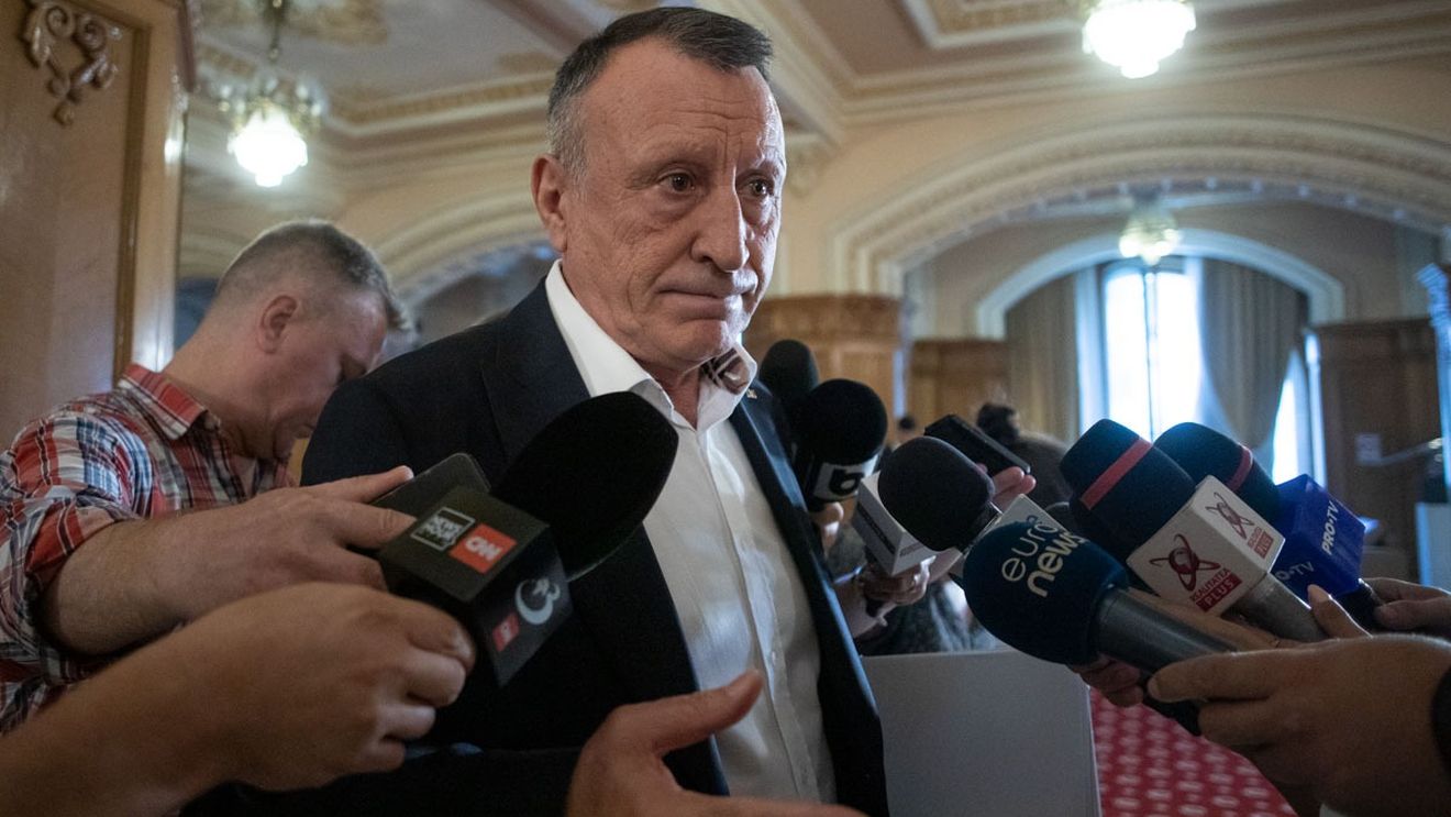 Secretarul general al PSD: Congresul, probabil la final de august / La congres va fi stabilit candidatul la Preşedinţie / Poate să fie şi din afara partidului / Eu îmi doresc să fie membru PSD