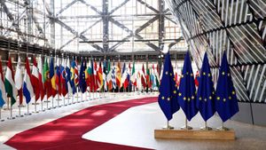 Blocajul de la summitul Uniunii Europene continuă la Bruxelles, unde liderii celor 27 de state membre încearcă să ajungă la un compromis privind planul de relansare după epidemia de coronavirus