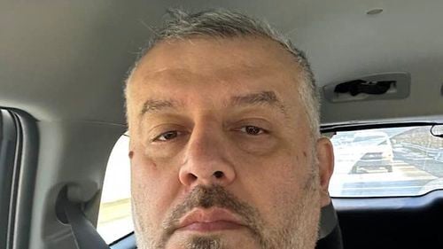 Cine sprijină campania lui Georgescu împotriva lanțurilor comerciale? Un vechi oficial guvernamental, cu firme abonate la bani publici / UPDATE Marius Poșa: „Respectiva postare nu îmi aparține și a fost realizată ca urmare a unei acțiuni de hacking asupra contului meu”