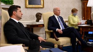 Biden anunță ce a vorbit cu Zelenski după invazia masivă a Ucrainei: ”Mi-a cerut să fac apel la liderii lumii să vorbească clar împotriva agresiunii. Vom continua să oferim sprijin poporului ucrainean”