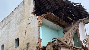 S-a prăbușit o parte dintr-o clădire din centrul orașului Vatra Dornei / ”S-a mai surpat și înainte, dar iarna a afectat și mai mult”