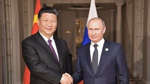 Kremlin: Vladimir Putin și Xi Jinping vor discuta miercuri despre tensiunile din Europa și „retorica foarte agresivă” a SUA și NATO