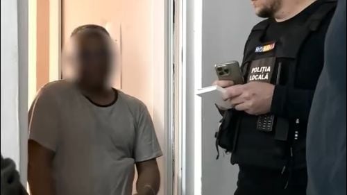 VIDEO Camerele de internat ale unui colegiu tehnic din Timișoara, ocupate de muncitori și firme. Elevele liceului acuză că se întâlnesc pe coridoare cu bărbați care poartă doar un prosop în jurul taliei. Directoarea își dă demisia