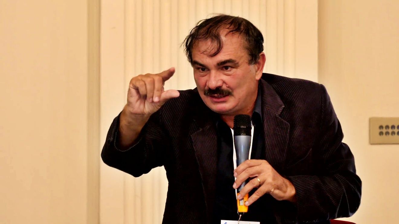 Diferența dintre o informație adevărată și una falsă pe net, explicată unui tânăr de Mircea Miclea