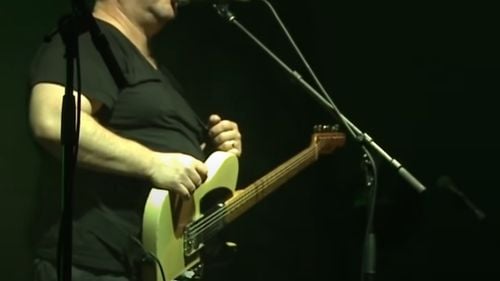 Pixies, legendele vii ale rockului alternativ, lansează un nou album, Doggerel