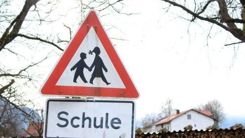 Deutsche Welle: Ce înseamnă școala online în Germania, țară care observă acum că “a rămas în urmă la capitolul digitalizare” – Miliarde de euro disponibili, dotări încă slabe, profesori insuficient pregătiți