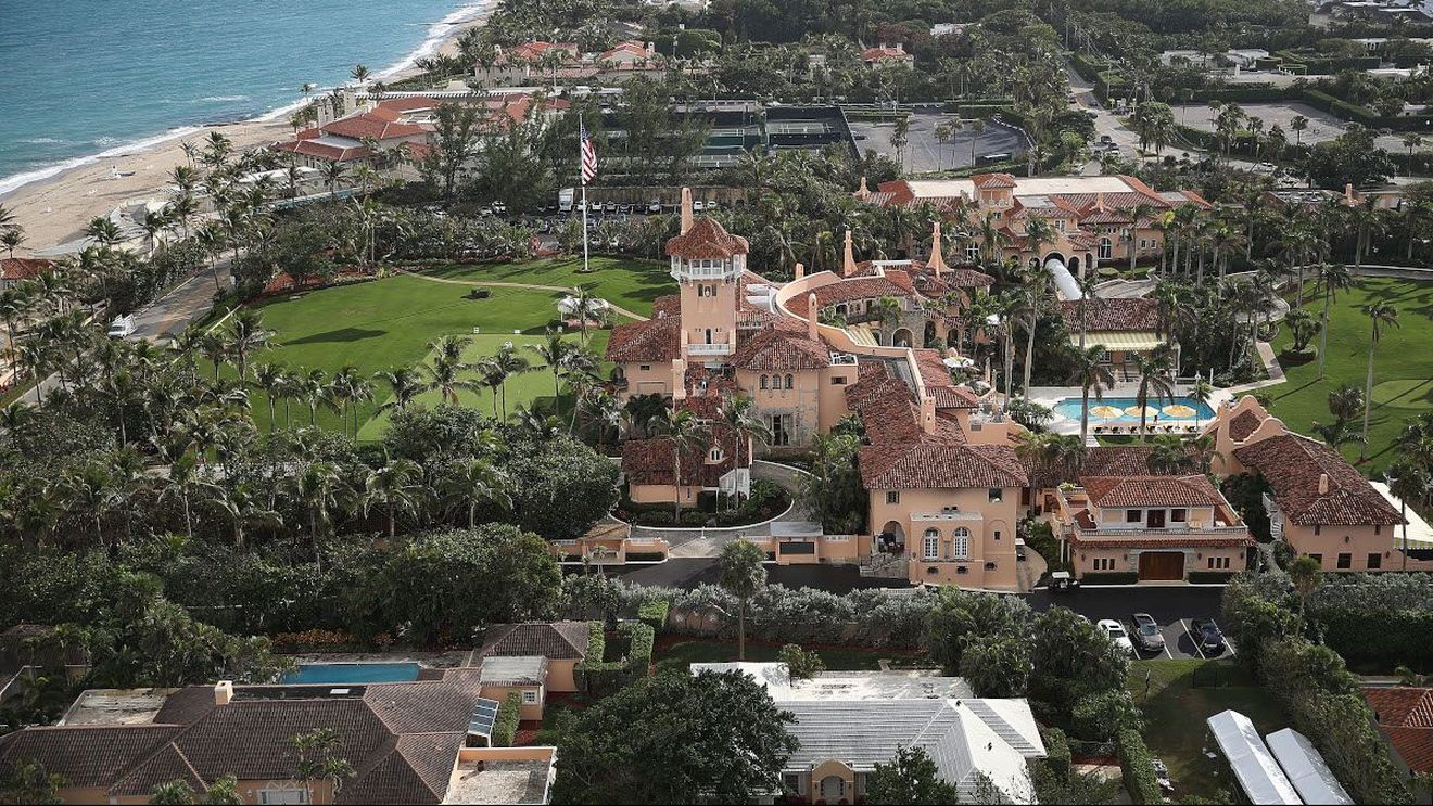 Donald Trump este vizat de noi acuzații în dosarul documentelor clasificate: Ar fi cerut ștergerea imaginilor de pe camerele de supraveghere de la Mar-a-Lago