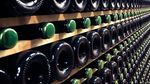 Trump avertizează Franţa că va taxa vinul cu 100% dacă nu renunţă la taxa pe veniturile din serviciile digitale / UE exportă anual în SUA alcool  de aproximativ 9 miliarde de euro