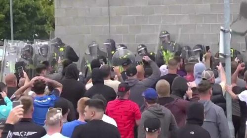 Românii din Anglia se tem să mai iasă pe stradă și să vorbească românește. Asistentă din Kent: „Sunt și foarte mulți loviți”