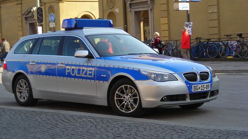 Poliția germană, suprasolicitată de apeluri anonime ale celor care raportează încălcările restricțiilor împotriva epidemiei/ Specialiștii invocă o tradiție a denunțului