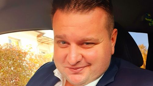 Cine este Sebastian Suciu, viitorul deputat AUR de Sibiu: de profesie medic, are 33 de ani, deține 3 apartamente, 4 mașini, un teren agricol și a declarat venituri doar de la APIA