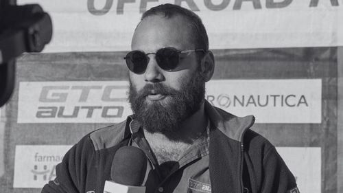 Pilotul de off road Andrei Piedemonte a decedat în urma unui accident rutier petrecut în Suceava / Mașina sa a fost lovită din față de un alt vehicul care a intrat pe contrasens / Un concurs a fost anulat