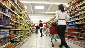 Proiect de lege inițiat de partidul extremist AUR: Supermarketurile vor putea vinde maximum 20% din produse sub brand propriu