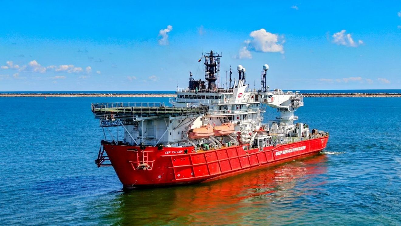 UPDATE: Un vapor ucrainean s-a scufundat în Marea Neagră, la 70 de mile de Portul Constanța. Zece marinari au fost salvați, doi au murit