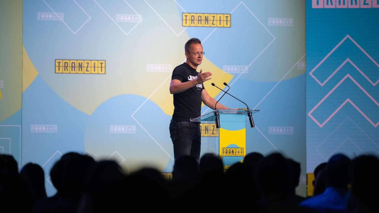 Ministrul ungar de Externe, acuze la adresa UE în cadrul unui festival cunoscut din Ungaria: Mainstream-ul liberalist va ataca securitatea politică, securitatea fizică, securitatea economică și securitatea energetică a Ungariei