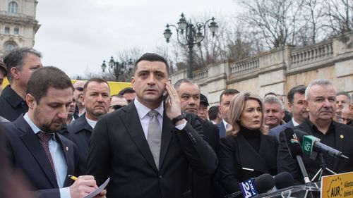 Trei dintre firmele care au împrumutat în 2025 partidul extremist AUR au împrumutat în trecut și PSD / Una dintre firme a avut legături cu un deputat PSD