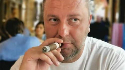 Dosarul măștilor către MApN: Andrei Alexandru Hudea, care ar fi prieten cu Gabriel Țuțu și ar fi intermediat afacerea, plasat sub control judiciar